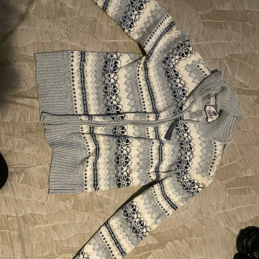 Vintage Blue and White Patterned Cardigan sweater